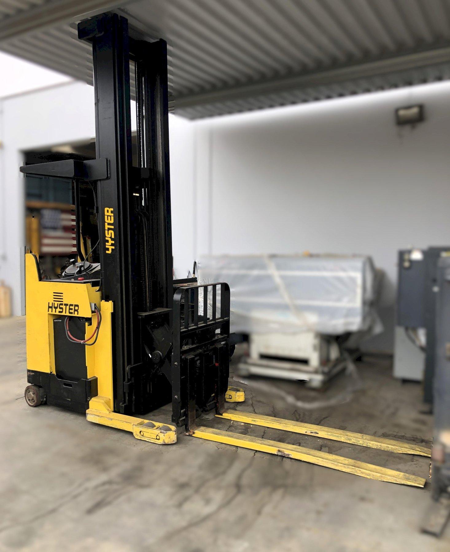 Hyster #N45XMXR, electric reach forklift, 144" lift height, side shift, 42" L forks, charger - Image 3