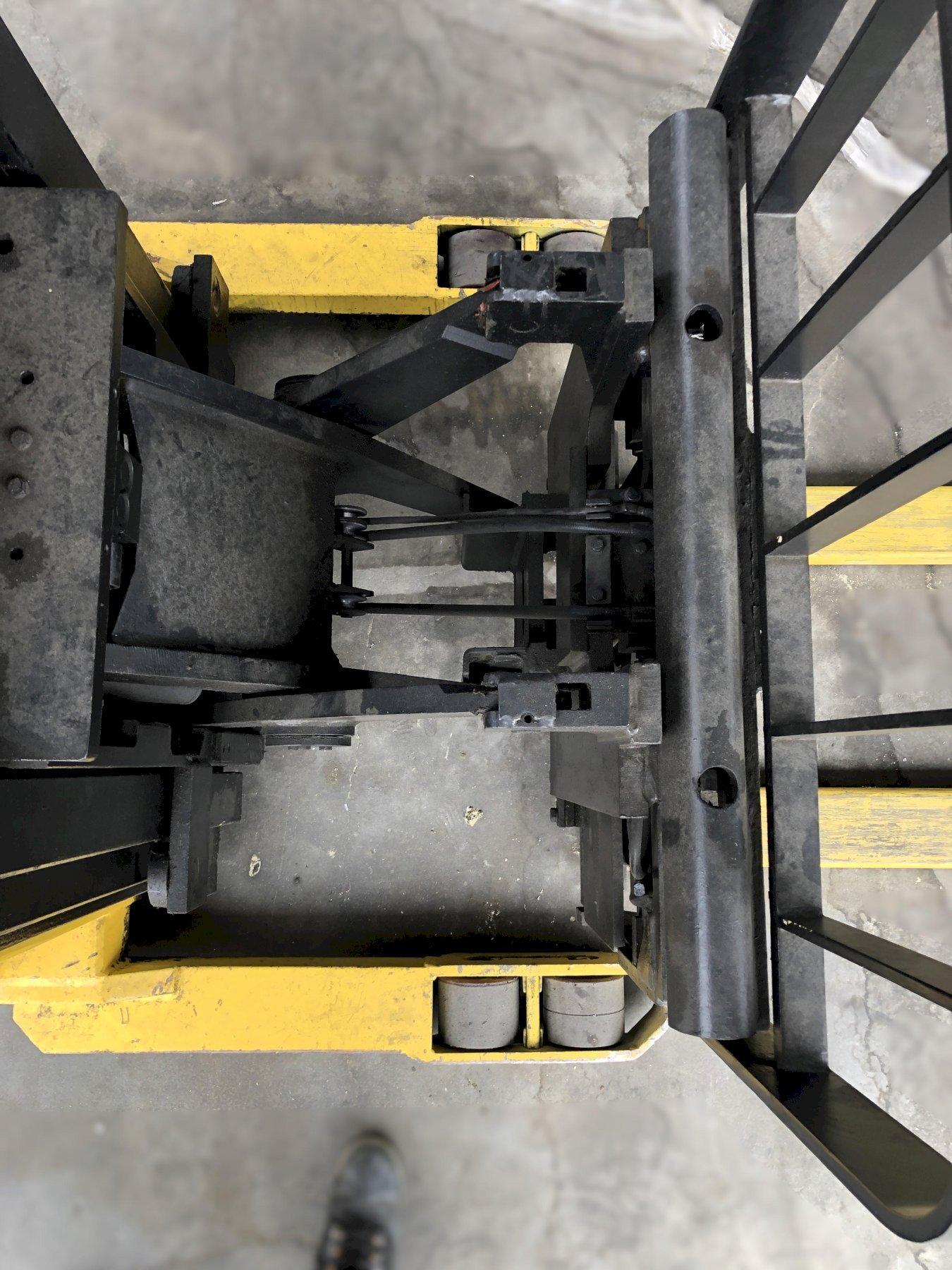 Hyster #N45XMXR, electric reach forklift, 144" lift height, side shift, 42" L forks, charger - Image 8