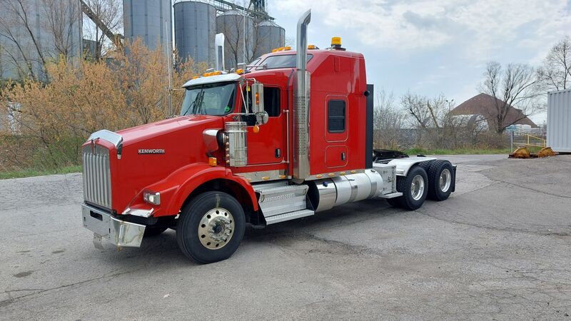 Kenworth #T800, heavy haul single bunk sleeper truck tractor, 18