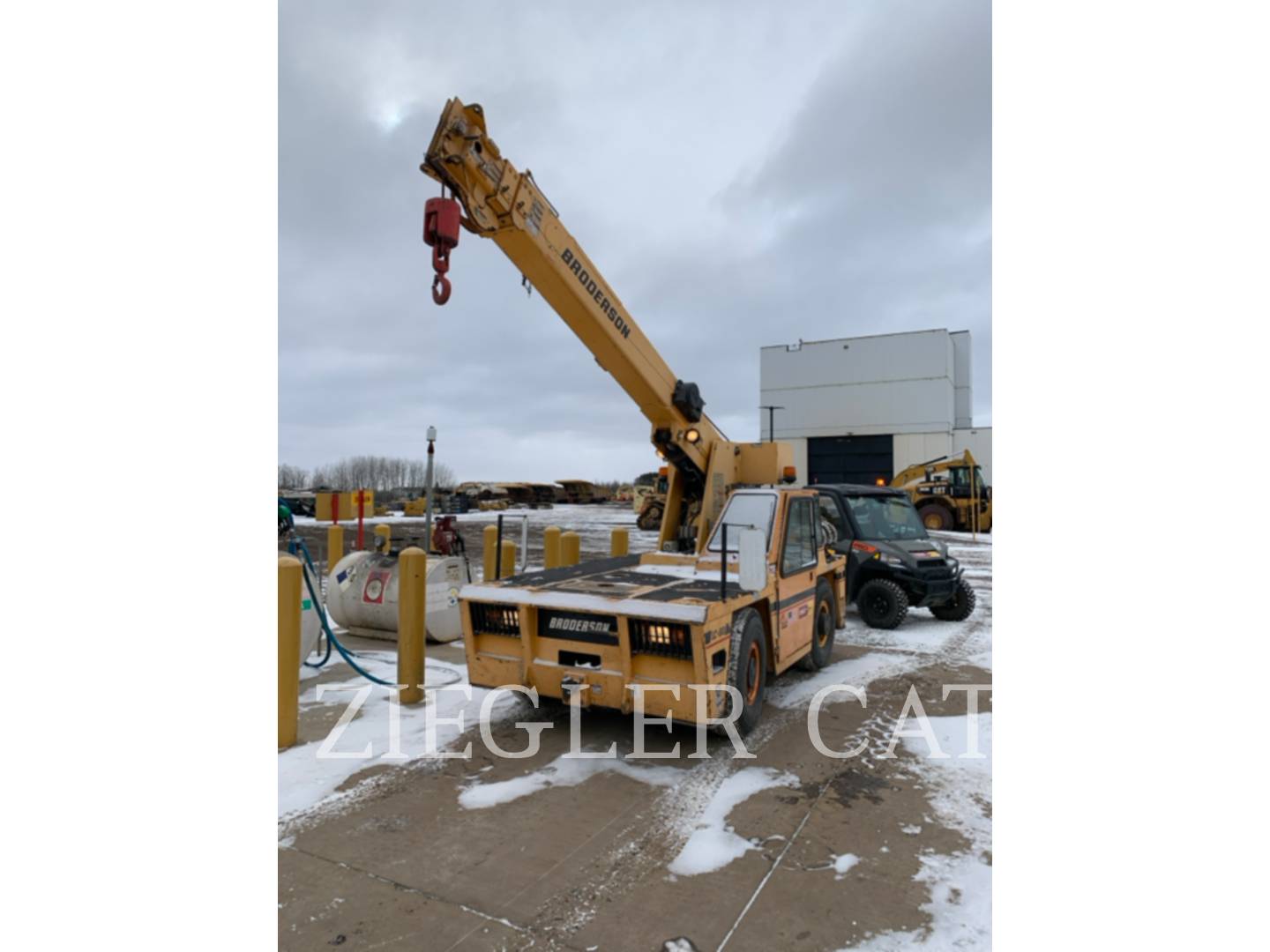 Broderson Crane IC80-3J, Rough Terrain Crane, 1111 hours, S/N: 66182380, 2013 - Image 1