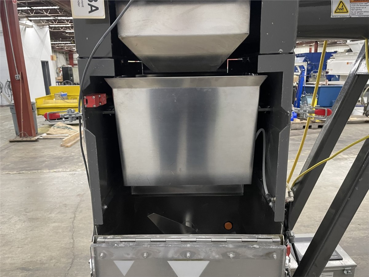AEC #BD-2500R-4, 3 component gravimetric blender, 2500 lb/hr, pneumatic slide gates, 2017 - Image 9