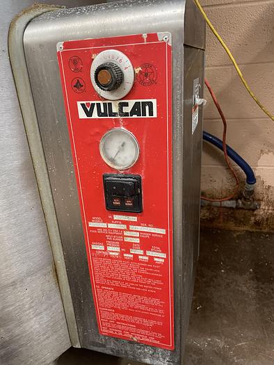 150 gallon Vulcan #GT150E, Natural Gas self contained insulated steam kettle w/agitator, 2002 - Image 3