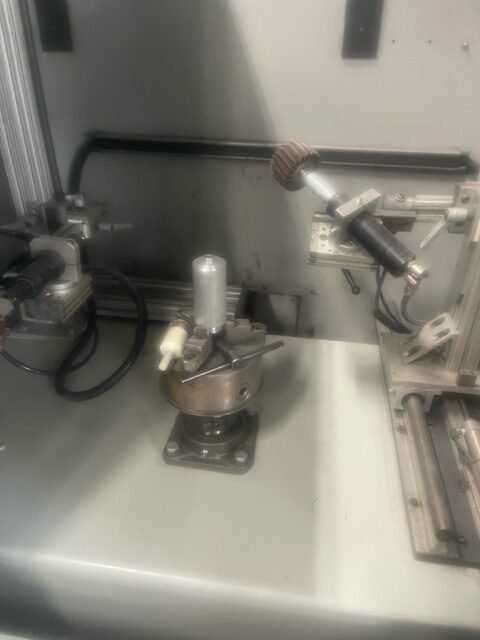 Cleveland #1001, deburring machine, 120 V., 10 Amps., .25 HP, 2 grinding heads, 2012 - Image 3