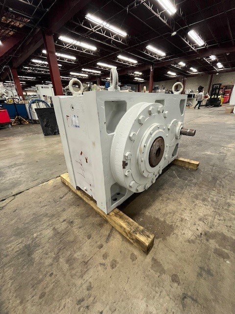700 HP @ 1750 RPM, Koellmann #UNEX 9.13, Gearbox, 1.6 service factor, 16.86:1, 104 RPM out - Image 3