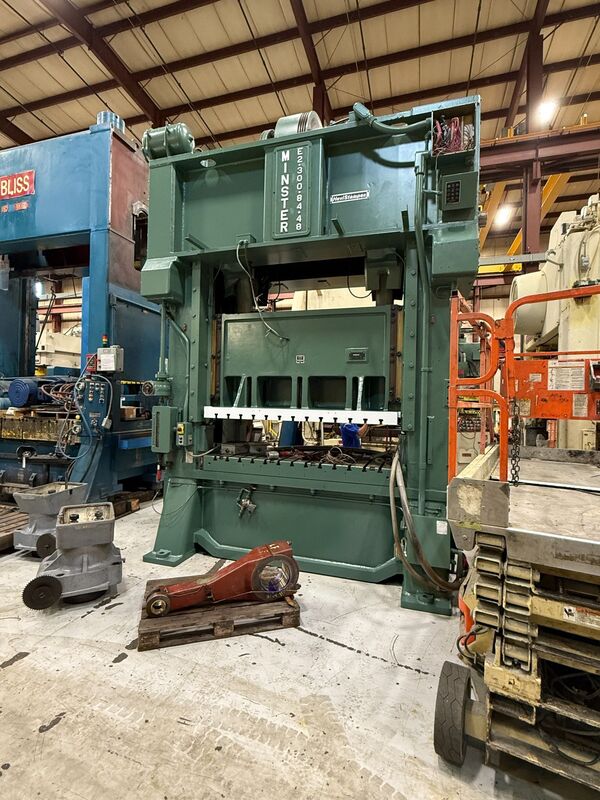300 Ton, Minster Hevistamper #E2-300-84-48, 12" stroke, 30" Shut Height, 6" adj., 84" x48" bed, 80 SPM, air - Image 3