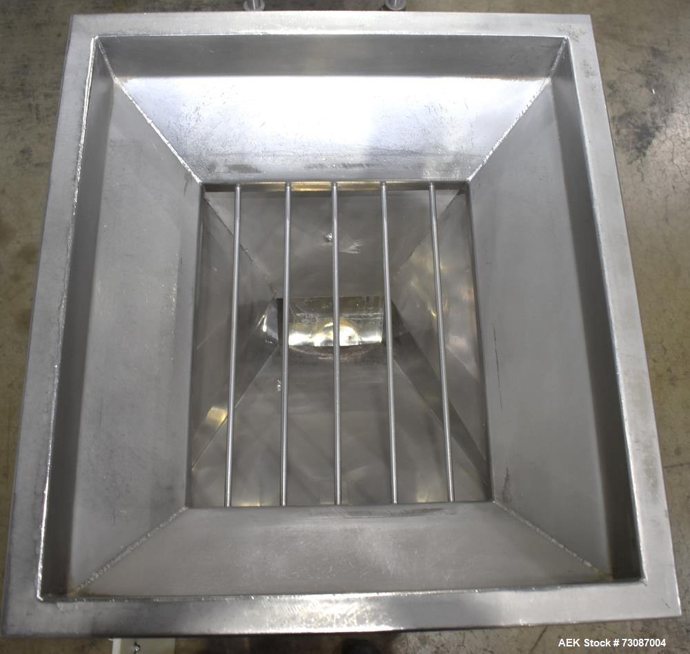 Weigh Right #IQ-SHUTTLE SP, Linear Bulk Dribble Scale. Infeed hopper with Syntron model BF-2-B magnetic - Image 9