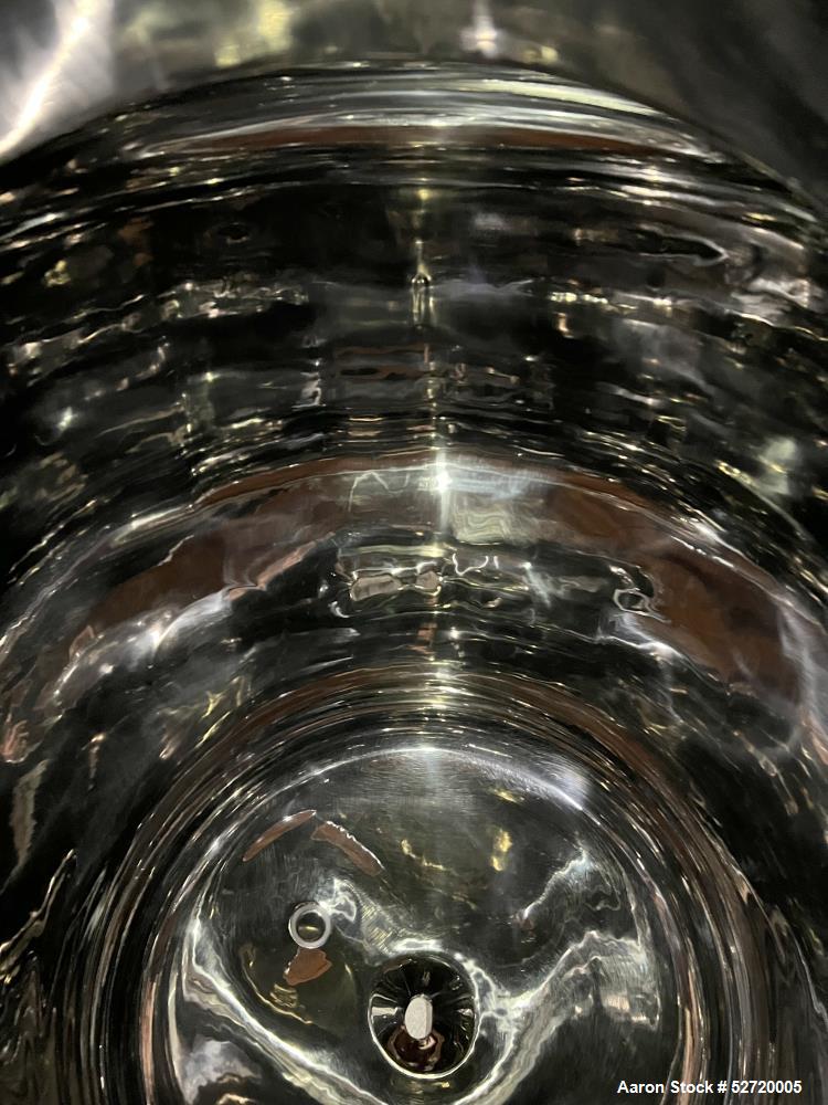 68.6 gallon Olsa, 250 Liter Vertical 316L Stainless Steel Pressure Tank, Vertical, 7.55" (700mm) diameter x - Image 7