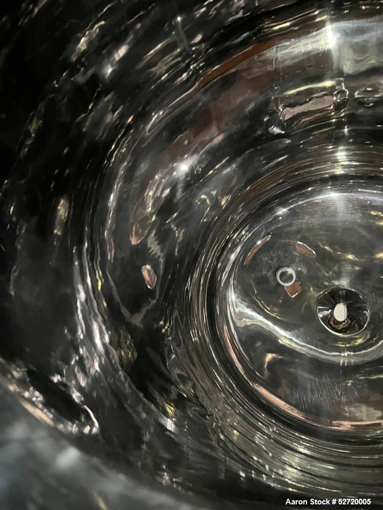 68.6 gallon Olsa, 250 Liter Vertical 316L Stainless Steel Pressure Tank, Vertical, 7.55" (700mm) diameter x - Image 8