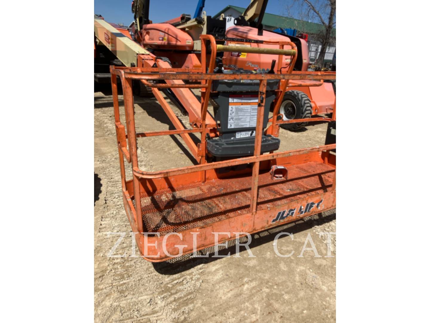 Jlg Industries, Inc. 660SJC, Articulated Boom Lift, 4079 hours, S/N: 0300216657, 2016 - Image 6