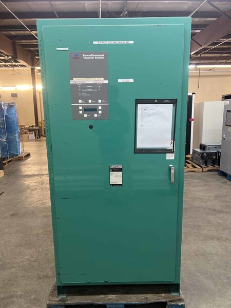 1200 Amp. Cummins OTPCE-4490706, 3-pole automatic transfer switch, 240 Volts, Nema 1, 2000 - Image 1
