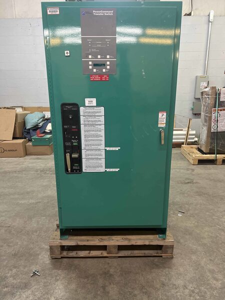 225 Amp. Cummins BTPCB-5674607, 4-pole automatic transfer switch, 480 Volts, 2004 - Image 1