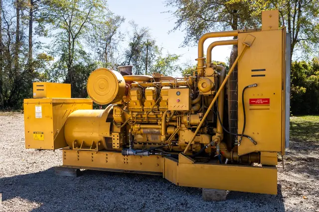 750 KW Caterpillar #3508, diesel generator, 277/480 Volts, 475 hours - Image 2