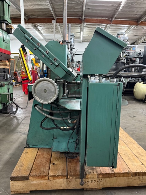 9" x 17" W.F. Wells #W-9-1, horizontal bandsaw, 70-380 FPM, 138" x 1" x .035"blade size, 3 HP - Image 4