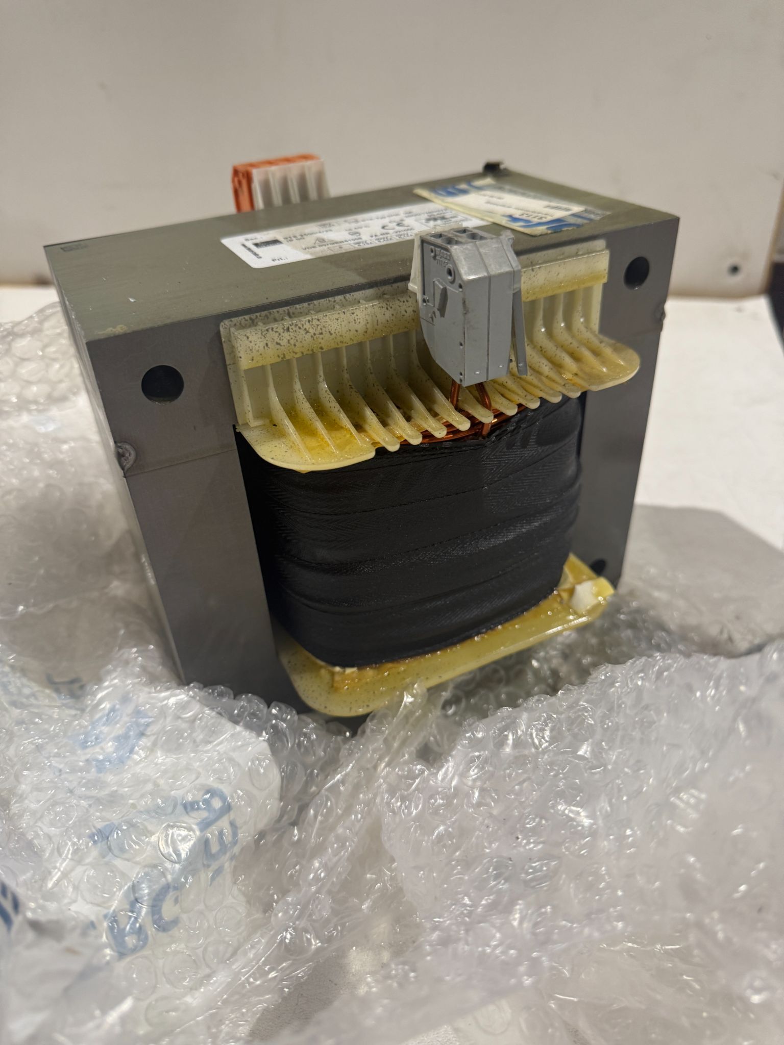.250/12.4 KVA 380 Primary, 400/420 Secondary, Block #STE-2500/4/23, Transformer, 10 Amps, 50-60 Hz - Image 1