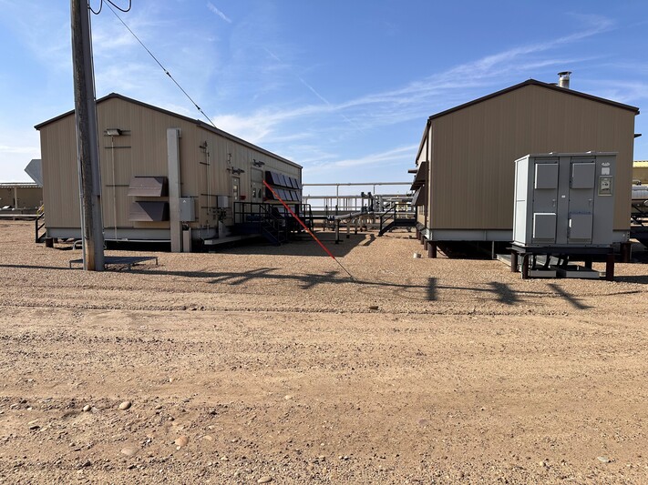 600 kW Capstone #600R-HDR-B000, Gas Turbine Generator Package, PASC C, enclosure, skid, w/ C600S power pkg - Image 1