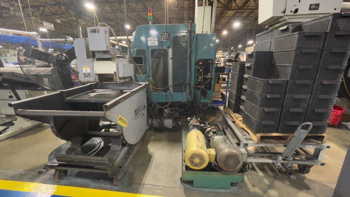 Nakamura -Tome #WT-250, CNC lathe, 5-Axis, 8" chuck, 2.5" bar, bar feeder, chip conveyor, 2001 - Image 3