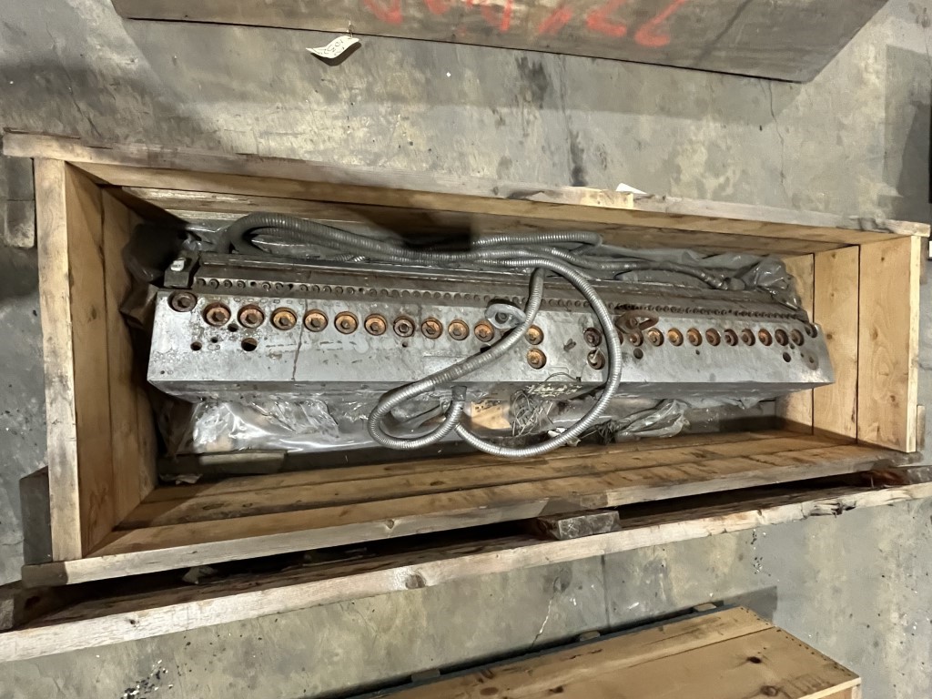EDI #H100, Sheet Die, 66" wide, Flex Lip Center Back Fed - Image 1