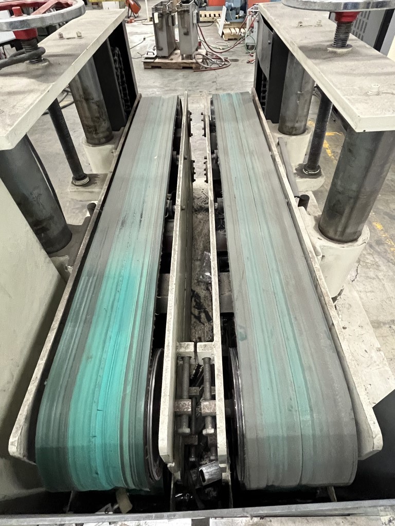 Kiwex #KWX-10, Belt Puller, (2) 7" width x 60" L Belts, (2) 3 kW, 460 V, 2018 - Image 3