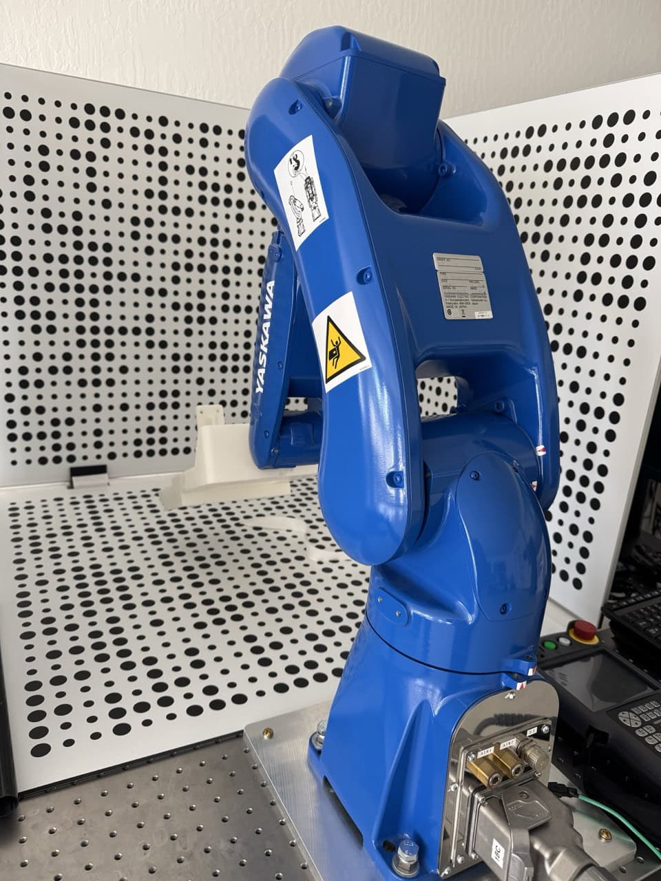 Yaskawa Motoman, GP8 YR-1-06VX8-A00, Robot, 6 Axis, 17.6 lbs., 28.6" reach, IP67, YRC1000 & micro Control - Image 4