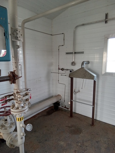 25' x 14' x 12' Equipment Building, 6 well header package, 1996 - Image 7
