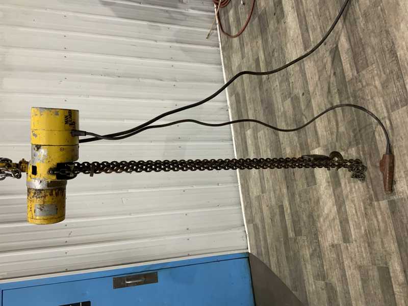 2 Ton, Budgit, power chain hoist, 10' lift, 220/440 V., 3 phase - Image 5