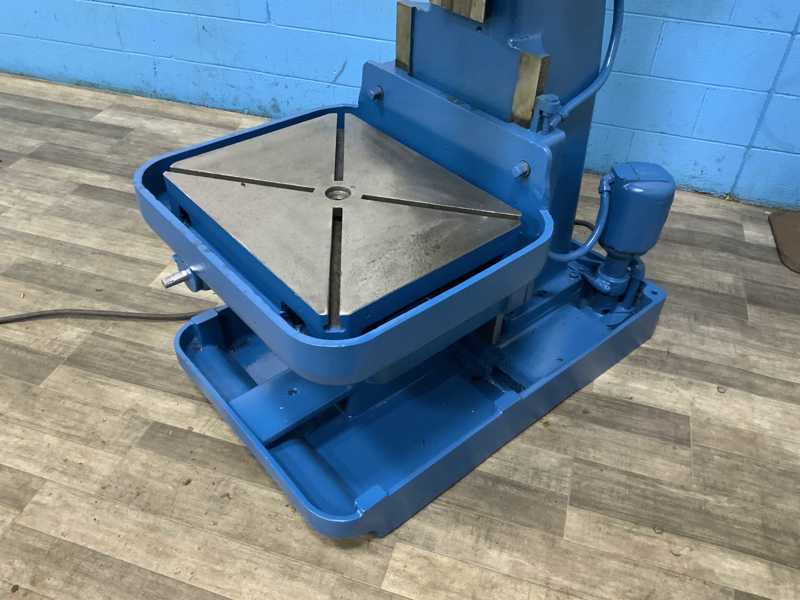 24" Cincinnati #24, single spindle drill, box columns, #4MT, 28" x18" table area, coolant, 5 HP - Image 5