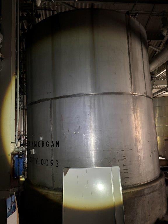 10000 gallon Stainless steel tank, 132" dia. x 144" straight side, flat top & bottom - Image 5