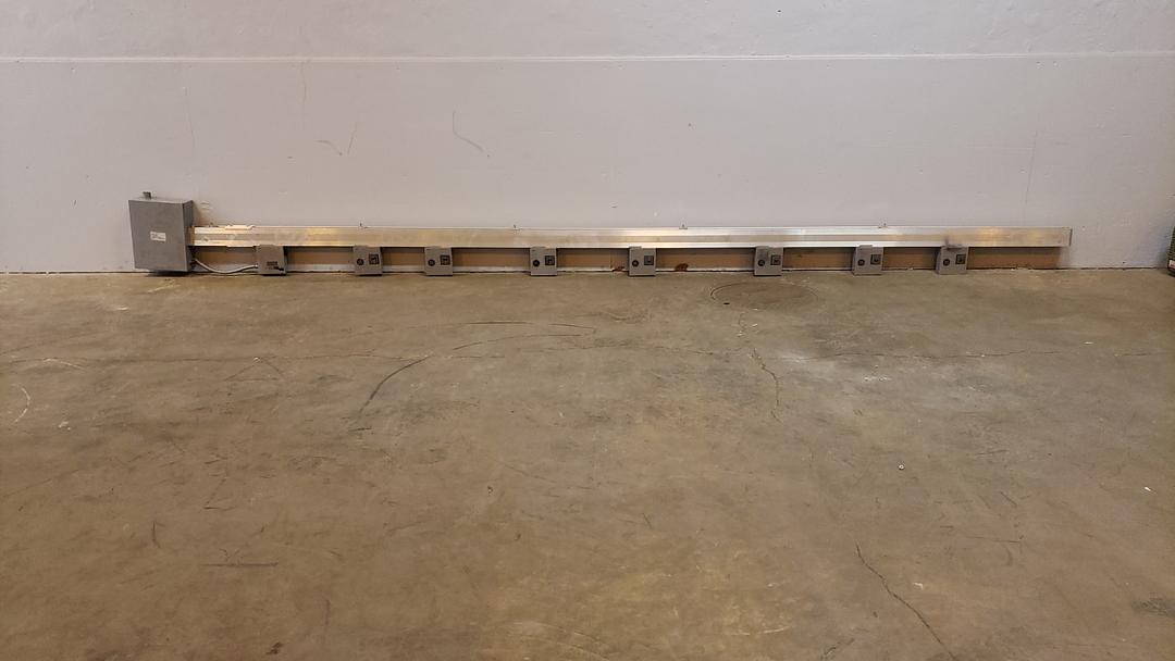 100 Amps, Starline, EF100NG-4, Busway w/Tap Boxes, 300 V - Image 1