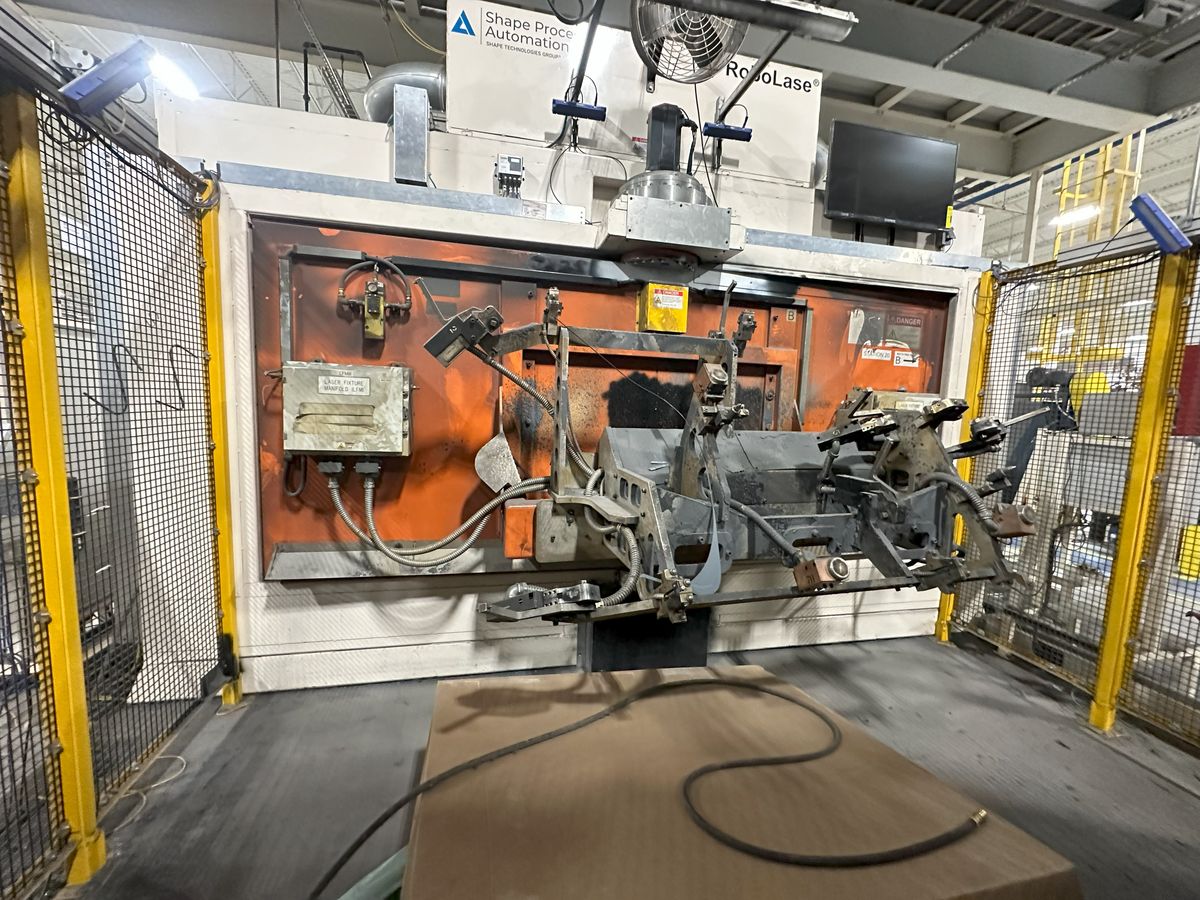 Shape Process Automation #RoboLase, robotic laser cutting/trimming system, 3000 watt, 2021 - Image 1