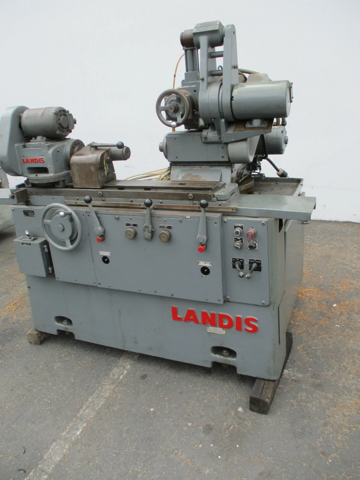 10" x 20" Landis #1R, Universal Cylindrical Grinder, 3 HP, 600 RPM, 12" grinding wheel diameter - Image 5