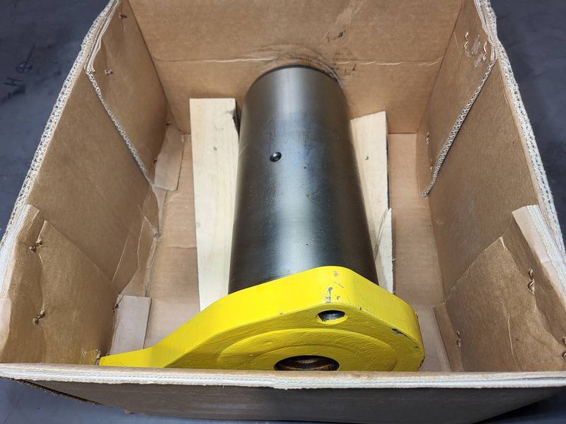 Komatsu pin #21T-70-71191, like new - Image 6