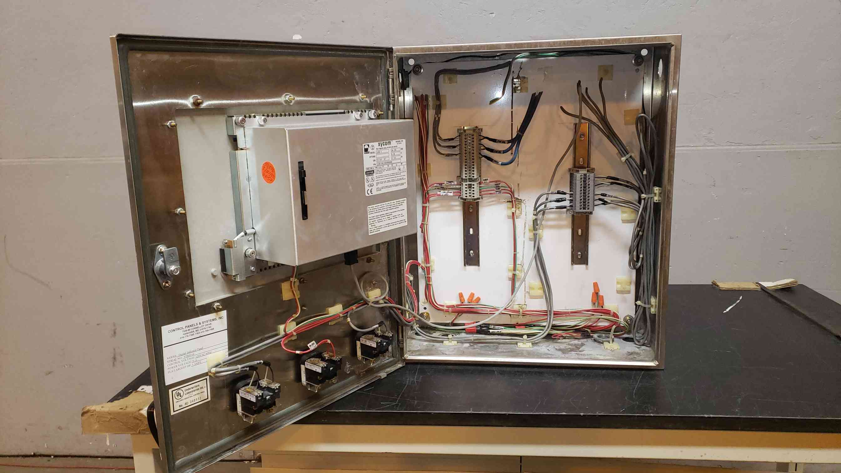 Xycom, #3200-M, MCC Panel, 120VAC, 5A, Digital Indicator & Controller - Image 2
