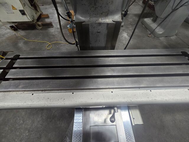 Bridgeport, vari-speed mill, 1.5 HP, 9