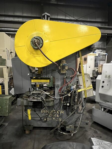 40 Ton, Minster #70-4A, Obi Press, 1.5" Str, 300 Spm, 3" slide adj, 14" Shut Height, air clutch & brake, dual - Image 1