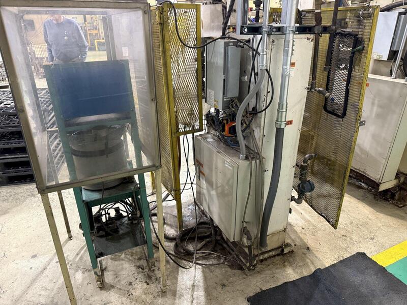 35 Kva Uto Chuo #S1-6-335U, Spot Welder, 20" throat, 480/240 Primary V., palm Control, w/ vibratory bowl, 1998 - Image 9