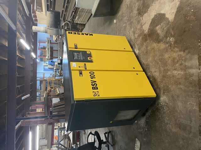 Kaeser #BSV-100, 40 HP vacuum pump, 208 V., 3600 RPM, 7700 hours, 2002 - Image 2