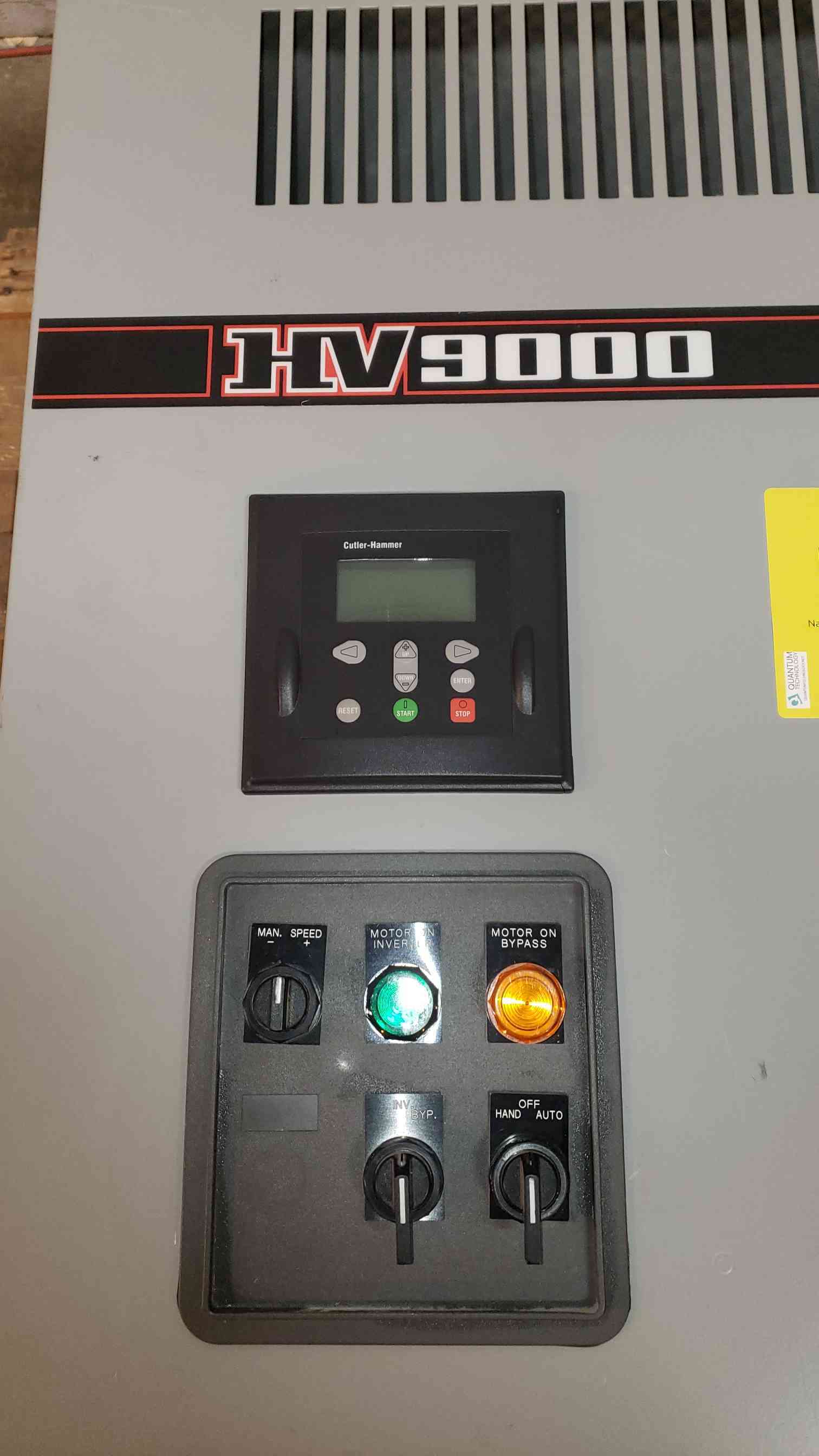 5 HP Cutler-Hammer, HV9F50AGV5M0B34LI4X5X7M8, VFD, 3 Phase, 480 Volts - Image 2