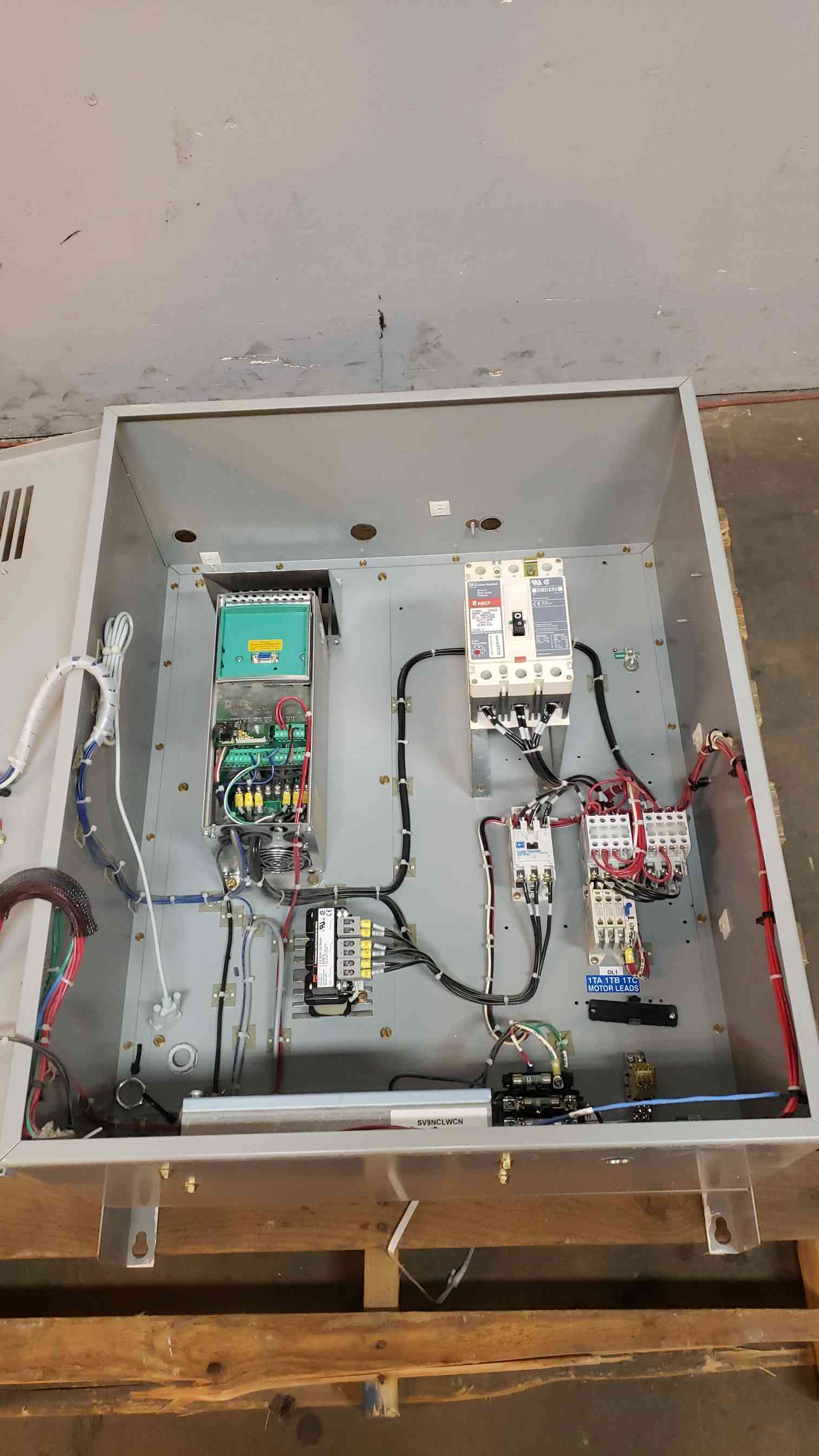5 HP Cutler-Hammer, HV9F50AGV5M0B34LI4X5X7M8, VFD, 3 Phase, 480 Volts - Image 4