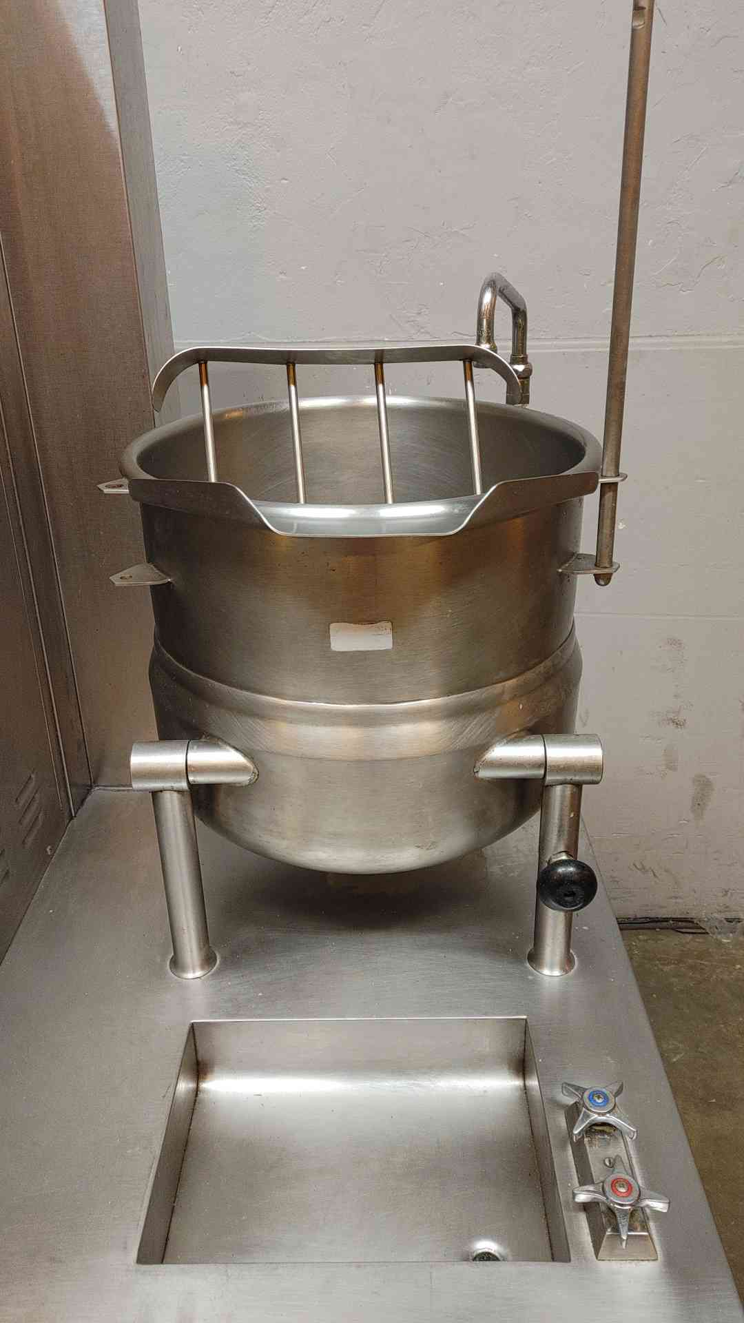 Crown Steam #GCX-10S-10, Convection Steamer - Cabinet, Natural Gas type, (10) Pans, (1) Kettle, 120 V - Image 9