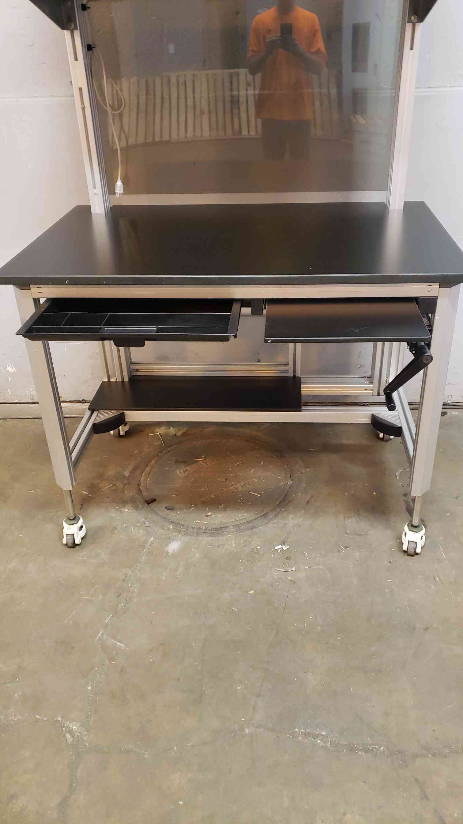 Bosch, Technical Tiered Rolling Lab Desk w/Overhead Light, 48" L x 37" width x 77" H - Image 4