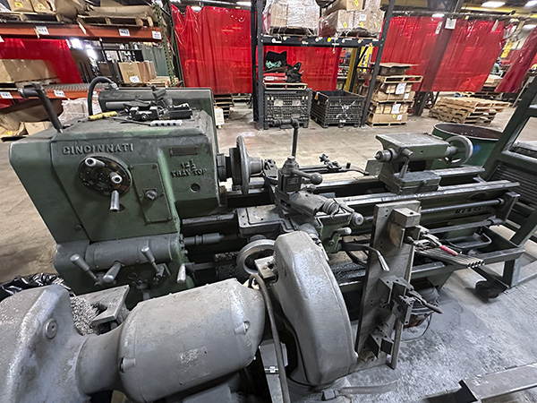12.5" Cincinnati #12-1/2x42, Engine Lathe, 42" length, 230 V, 1971 - Image 2