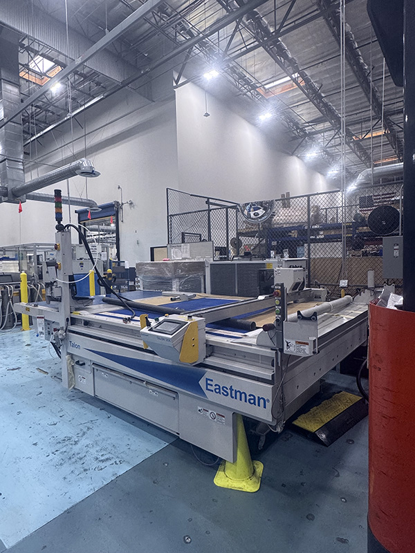 Eastman #Talon-25x, Textile Cutter, 110" width x 228" L, 96" width Table, 79" Work width, 1.18"-2.95" Cut - Image 3