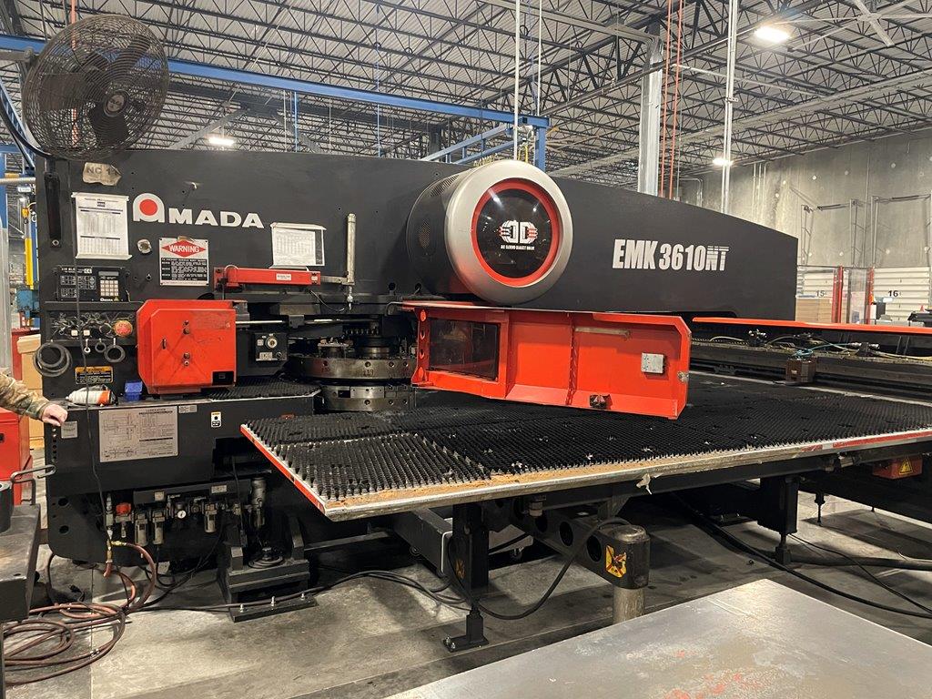 33 Ton, Amada #EML-3510NT, CNC turret punch, 58 station, 4 automatic index, 2000 watts, 10' x5' tbl., 3-work - Image 1