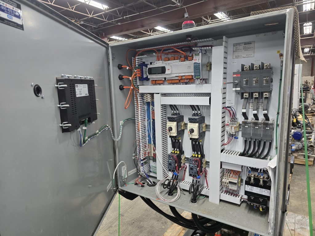 60 Ton, AEC, high efficiency remote air-cooled (HECR) chiller, R-410A refrigerant, 10" touch screen Control - Image 3