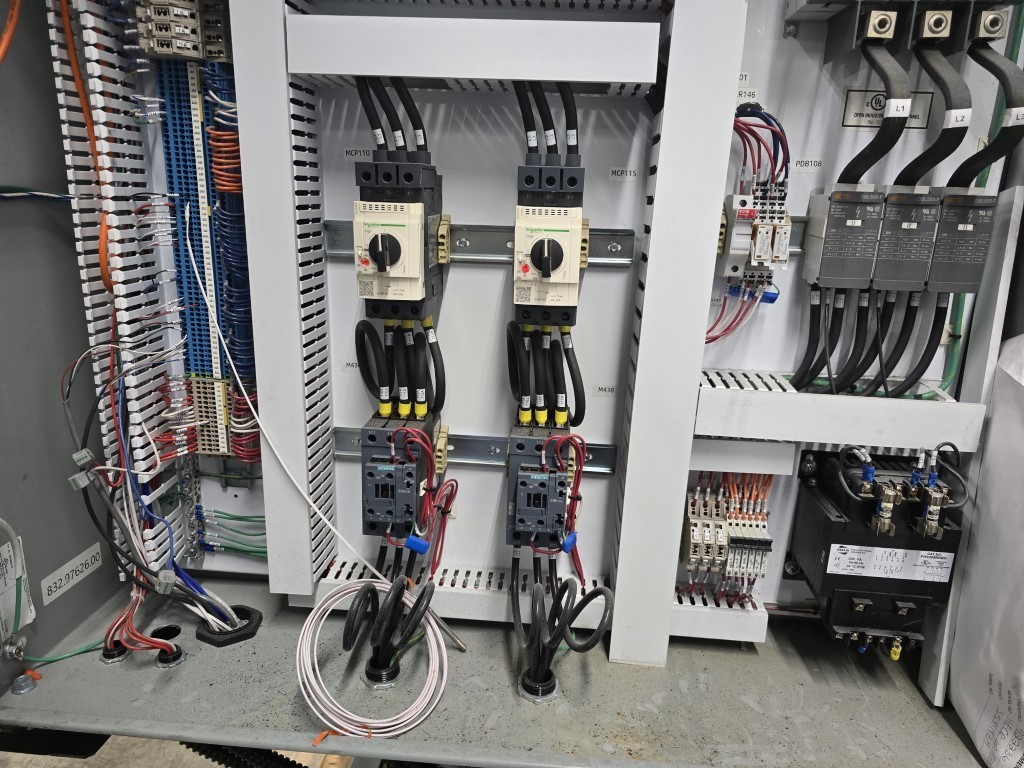 60 Ton, AEC, high efficiency remote air-cooled (HECR) chiller, R-410A refrigerant, 10" touch screen Control - Image 8