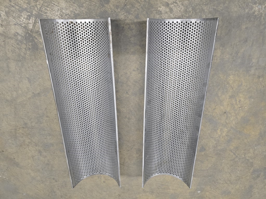 56 T Granulator Screen, .25" holes - Image 6