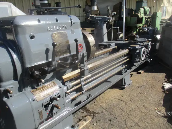 22" x 106" Axelson, oil country lathe, 9" throught hole & taper attachment - Image 5