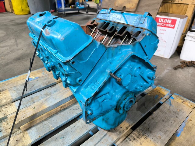 General Motors Chevrolet Chevy #461334 Gasoline Engine 4.3 V6 Truck Van Blue 200 CID, 1989 - Image 1