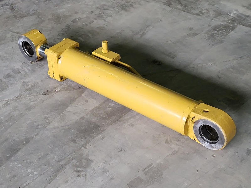 5" Bore, Caterpillar #180-8500, 127mm bore diameter steering cy, like new - Image 4