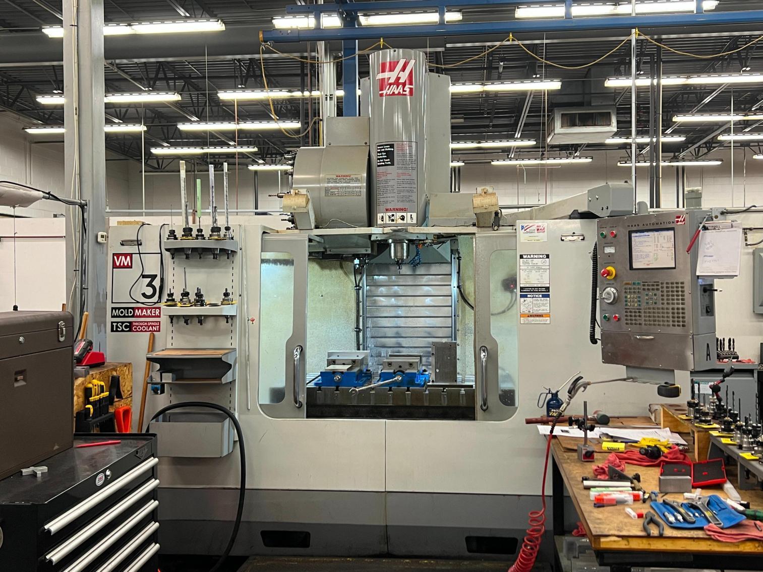 Haas #VM-3, CNC vertical machining center, 24 automatic tool changer, 40" X, 26" Y, 24" Z, 12000 RPM, CT40 - Image 1